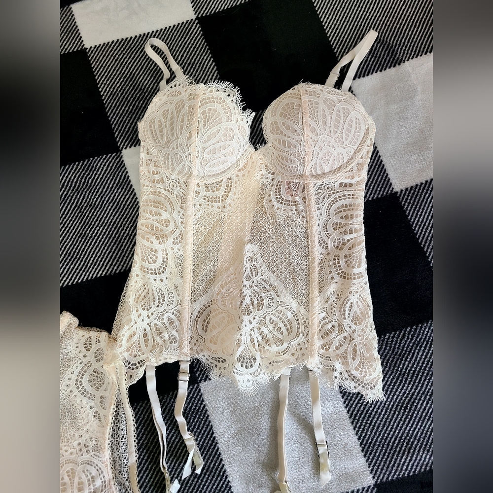 Victoria's Secret Bridal Corset top bustier set🤍